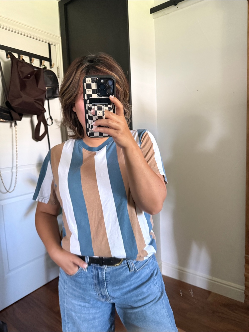 GUESS Unisex Multicolor Pastel 100% cotton Striped Tee. M - Picture 7 of 8